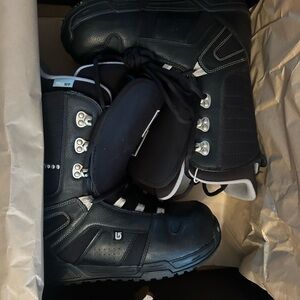Burton Women’s Size 8 Snowboard Boots